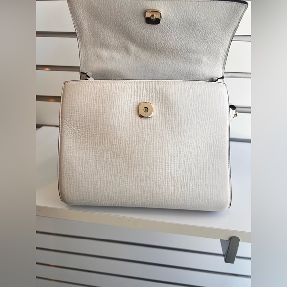 Luana Made in Italy - Chic Cream Satchel with Gold Chain - Picture 12 of 17